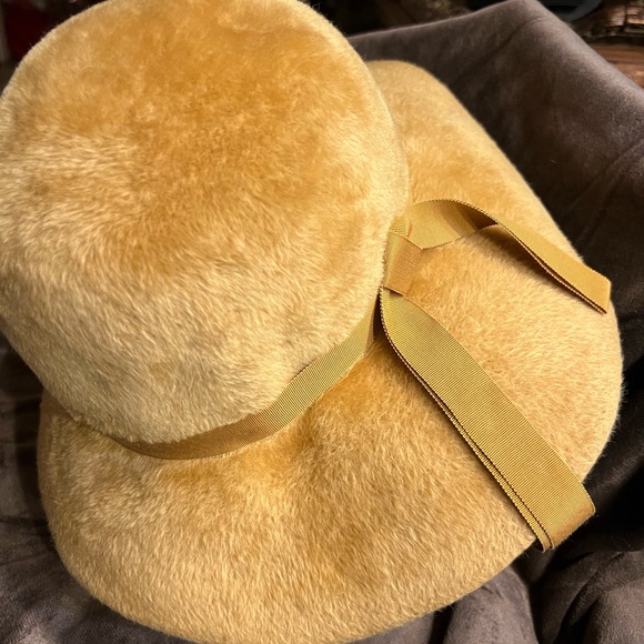 Vintage Coralie Gold Hat - Picture 2 of 5